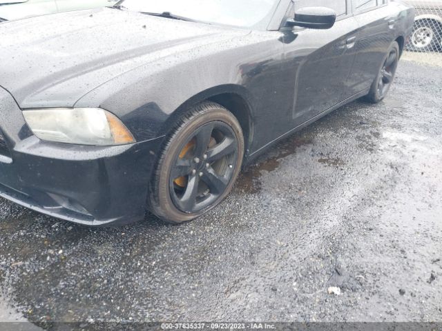 Photo 5 VIN: 2C3CDXHG8EH137772 - DODGE CHARGER 