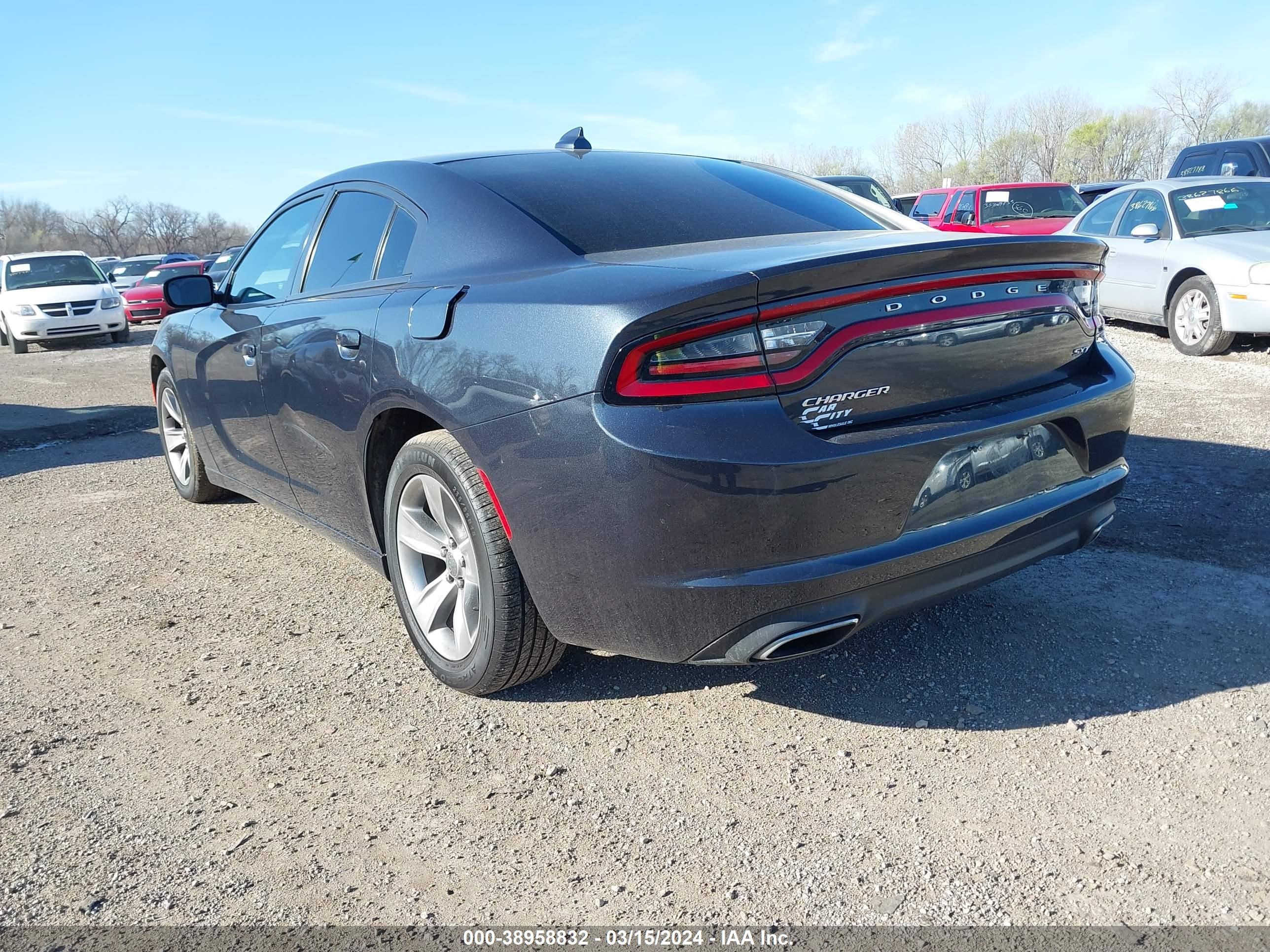 Photo 2 VIN: 2C3CDXHG8HH567483 - DODGE CHARGER 