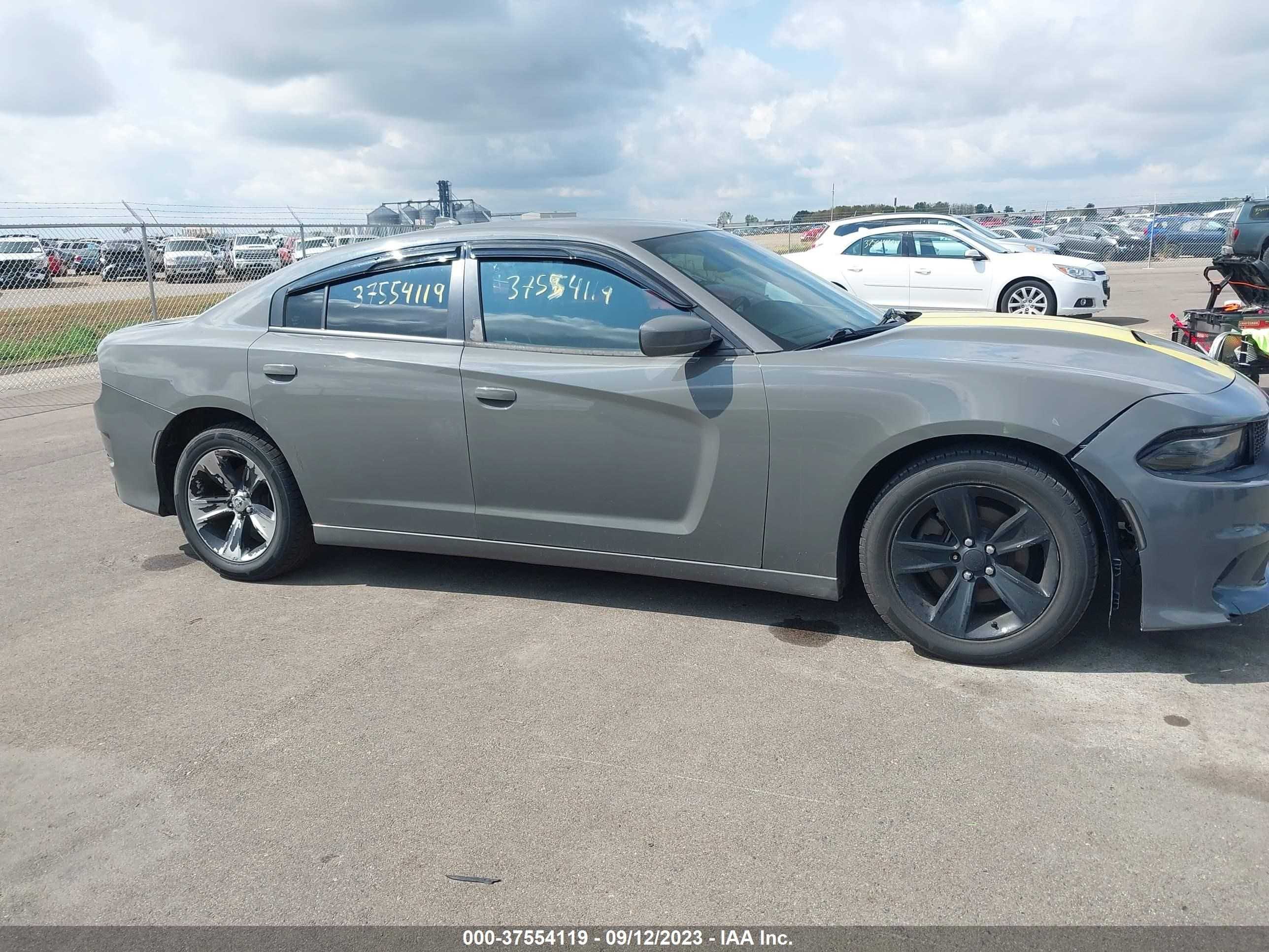 Photo 12 VIN: 2C3CDXHG8HH612325 - DODGE CHARGER 