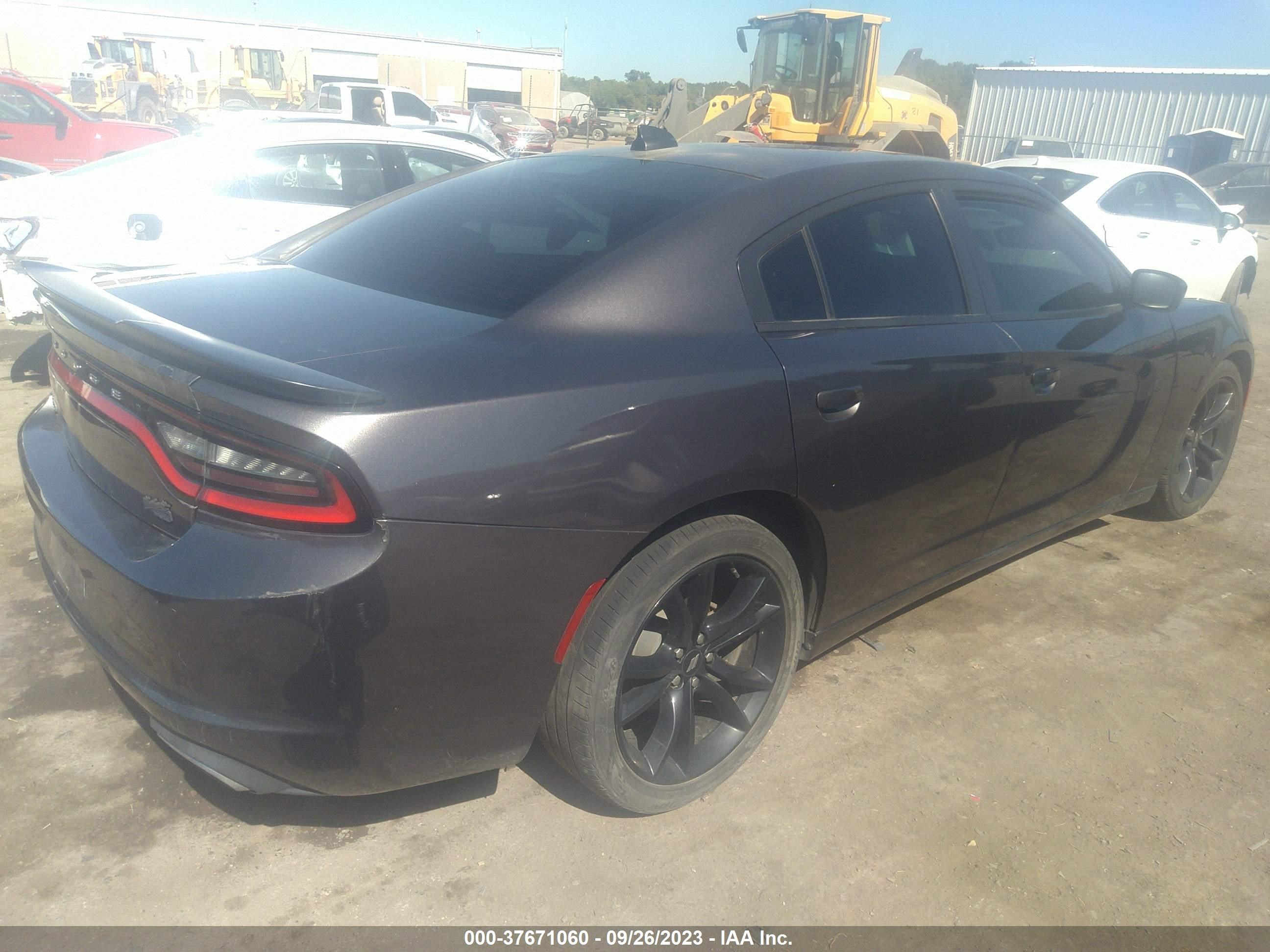 Photo 3 VIN: 2C3CDXHGXHH537823 - DODGE CHARGER 