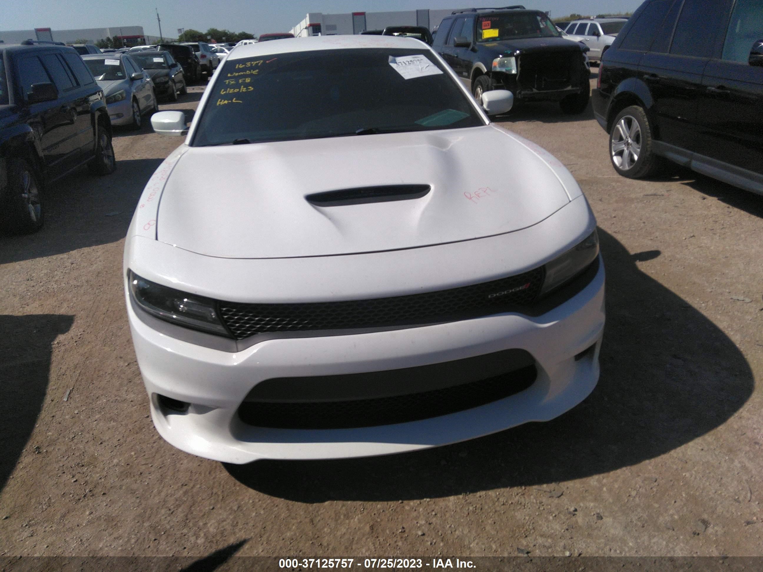 Photo 11 VIN: 2C3CDXHGXJH217911 - DODGE CHARGER 