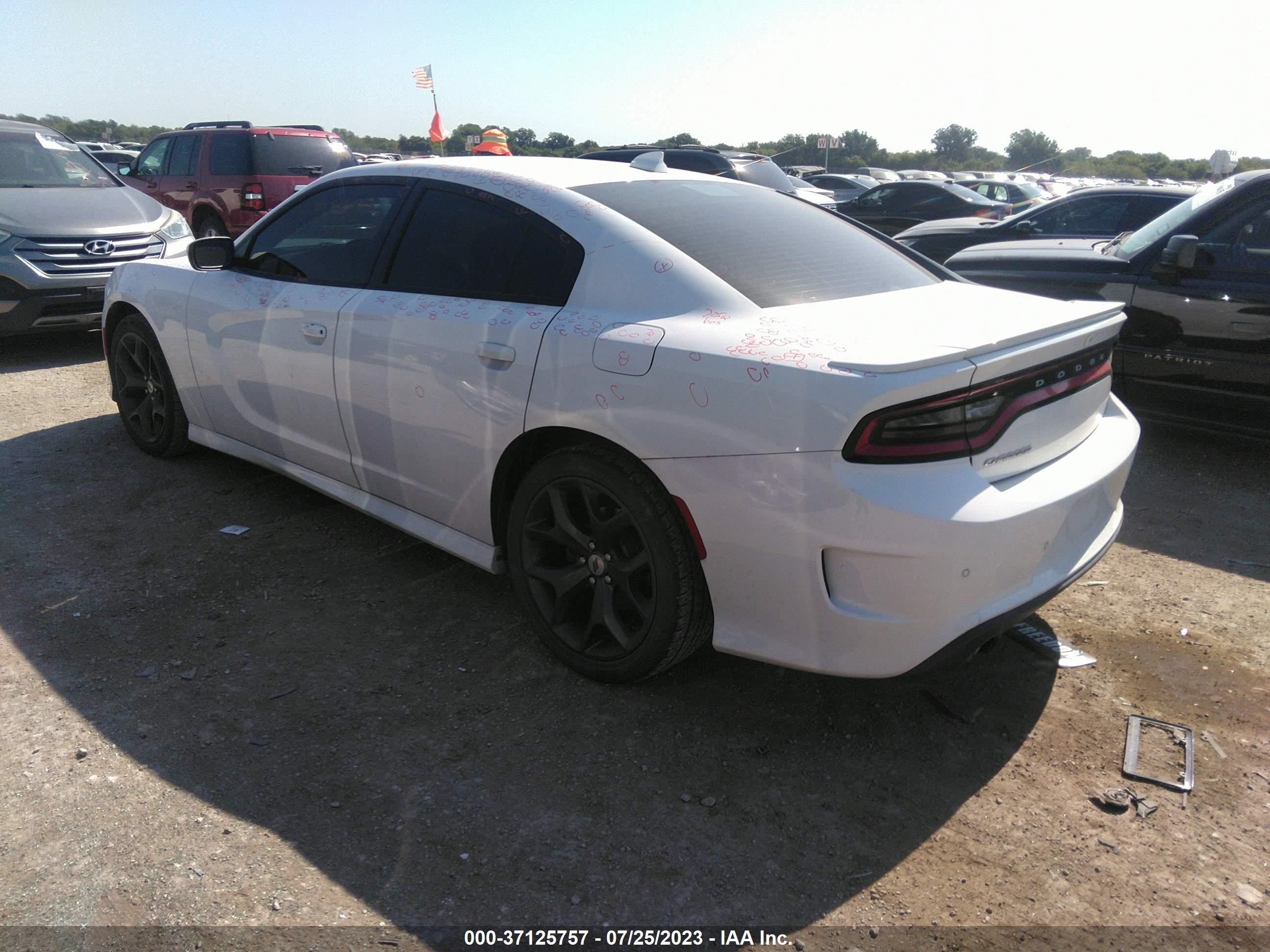 Photo 2 VIN: 2C3CDXHGXJH217911 - DODGE CHARGER 