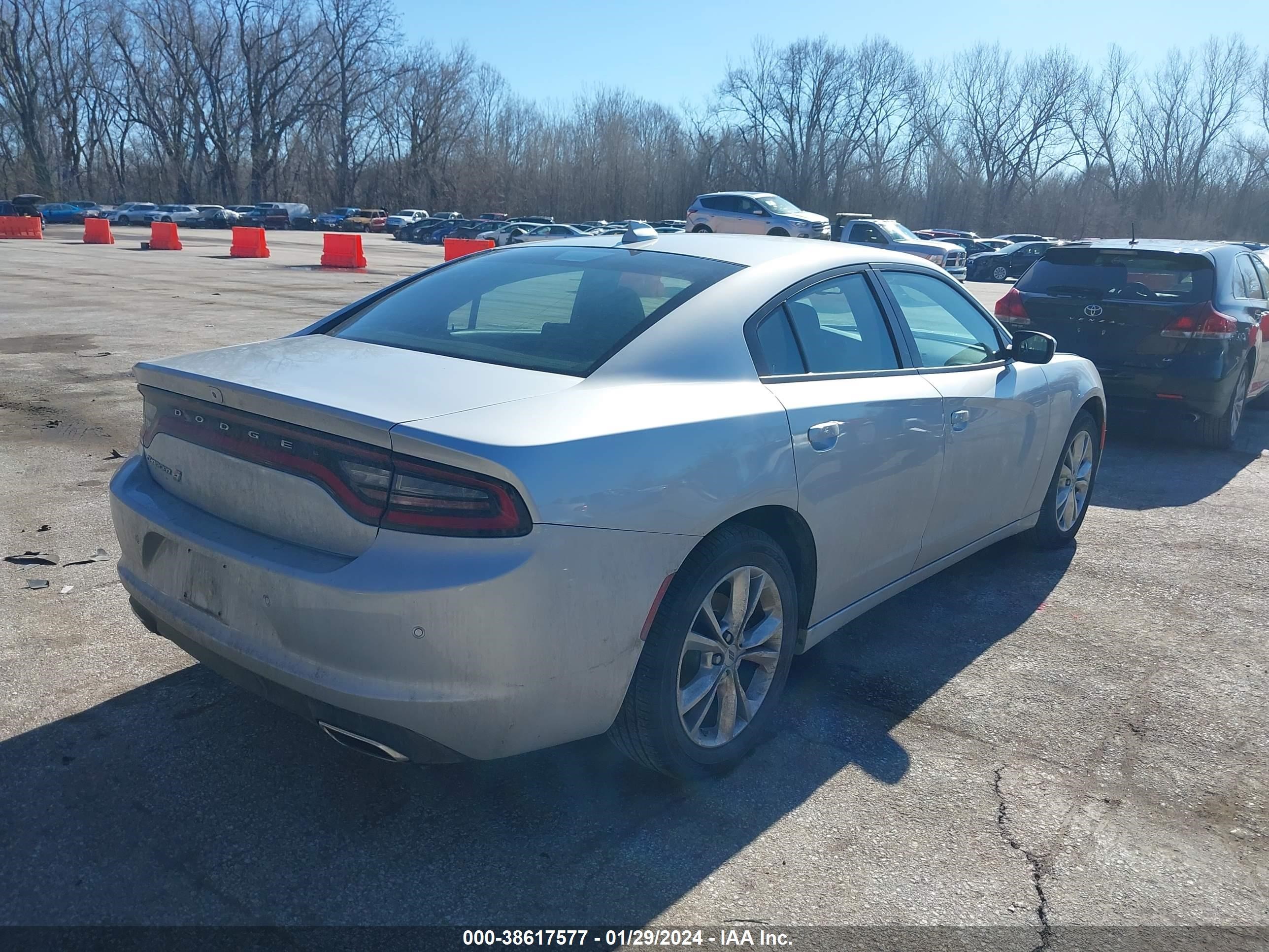 Photo 3 VIN: 2C3CDXJG6NH146741 - DODGE CHARGER 