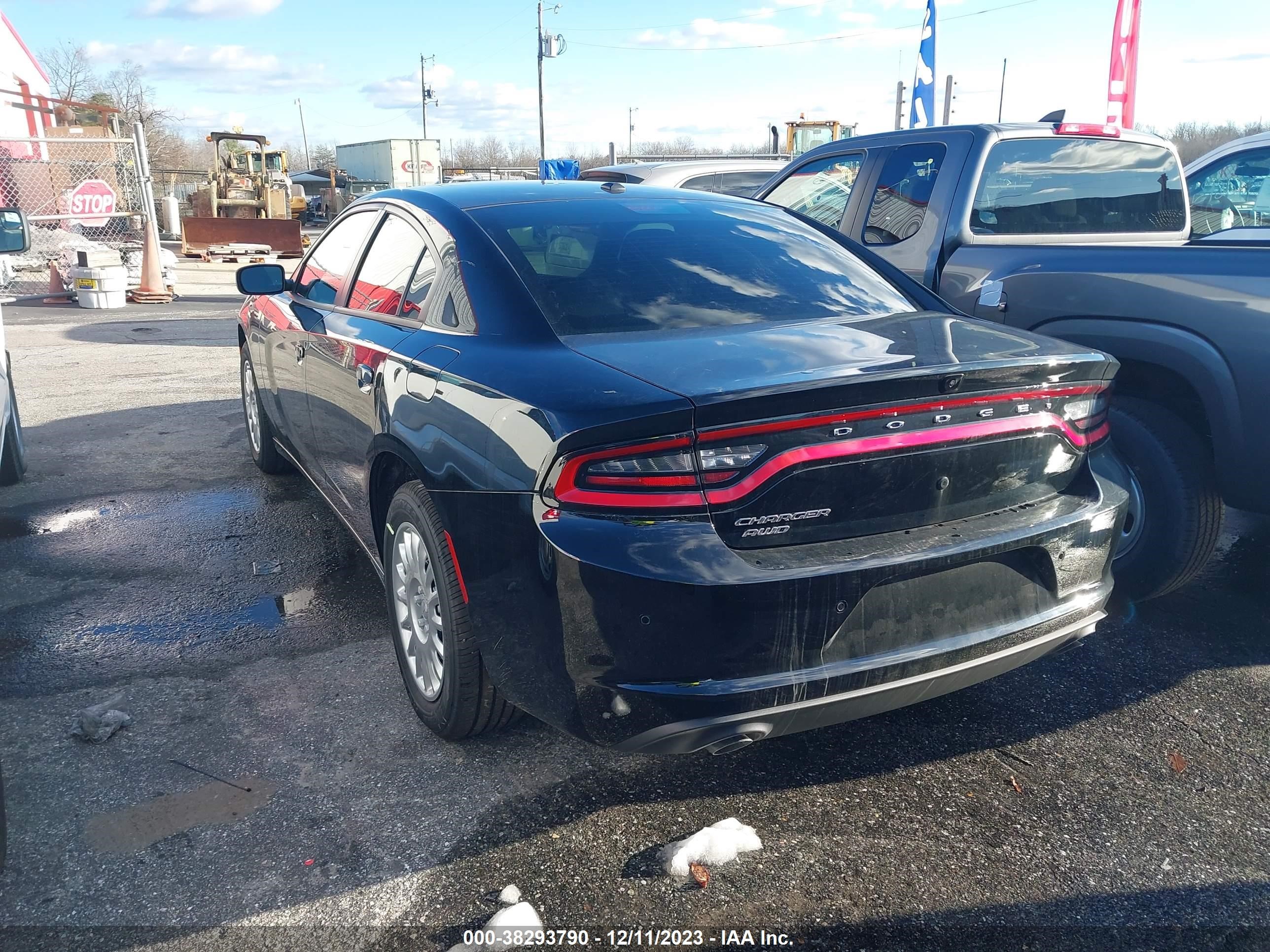 Photo 2 VIN: 2C3CDXKG2PH666548 - DODGE CHARGER 