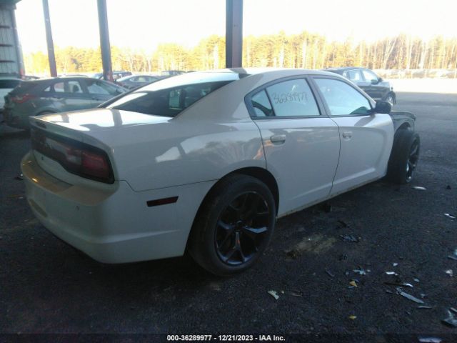 Photo 3 VIN: 2C3CDXKT3EH351560 - DODGE CHARGER 