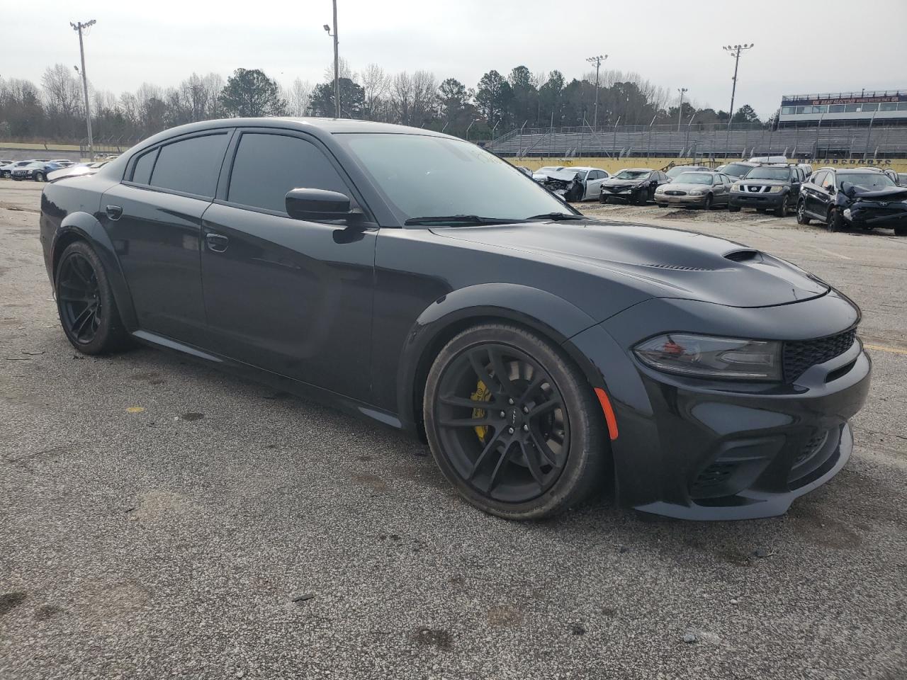 Photo 3 VIN: 2C3CDXL9XJH120877 - DODGE CHARGER 