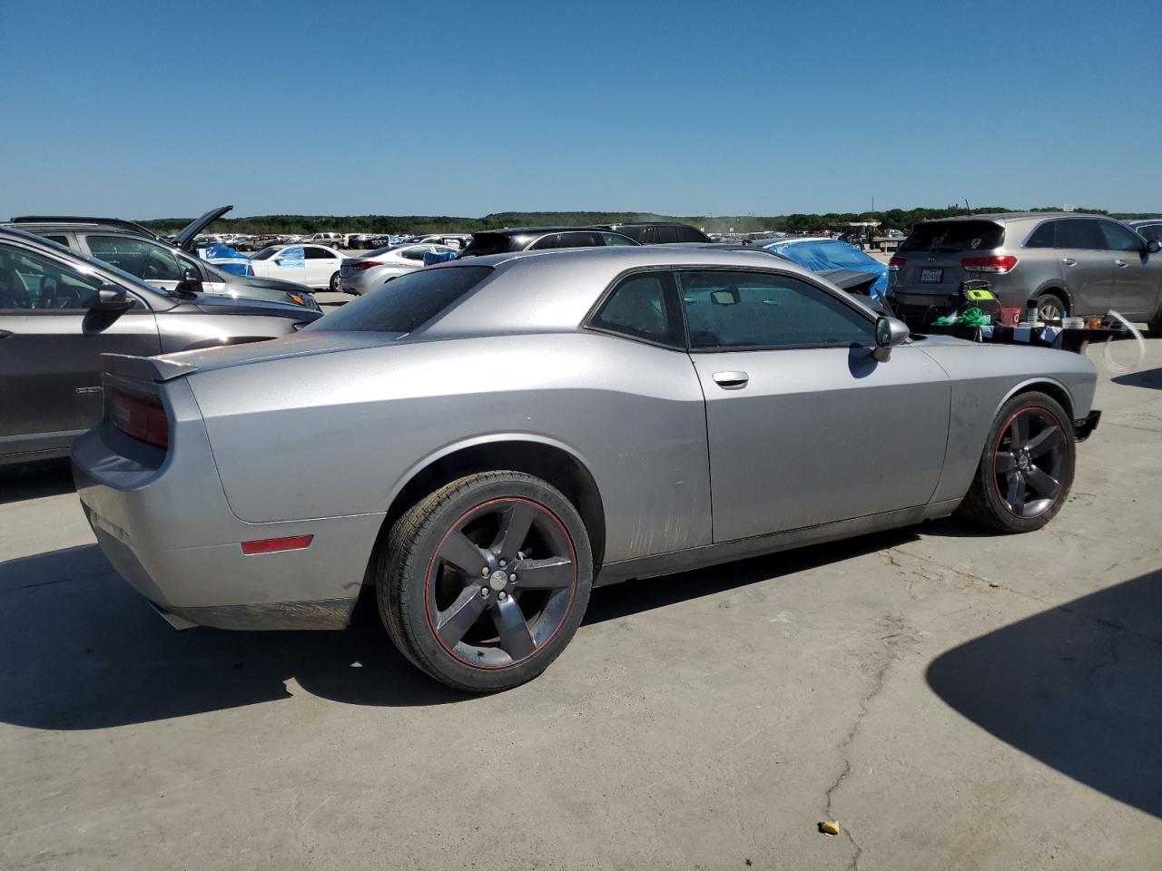 Photo 2 VIN: 2C3CDYAG0EH185007 - DODGE CHALLENGER 