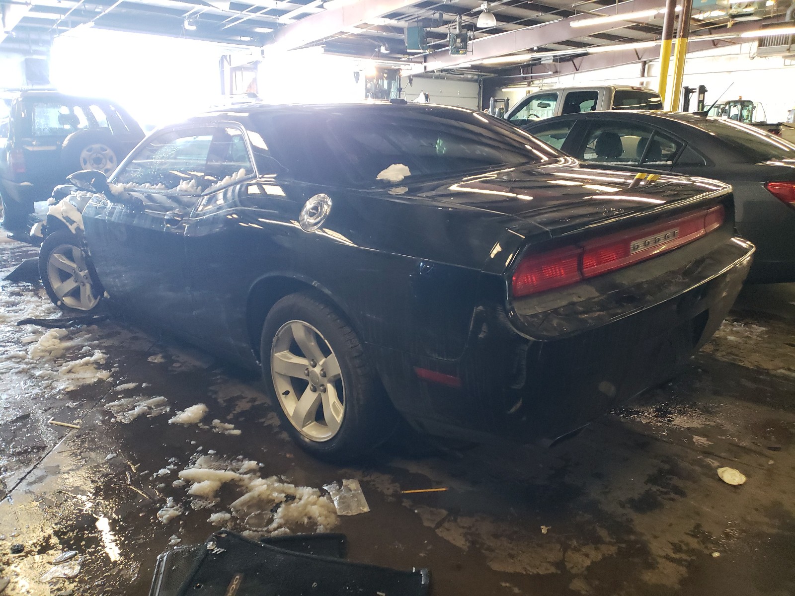 Photo 2 VIN: 2C3CDYAG0EH283325 - DODGE CHALLENGER 