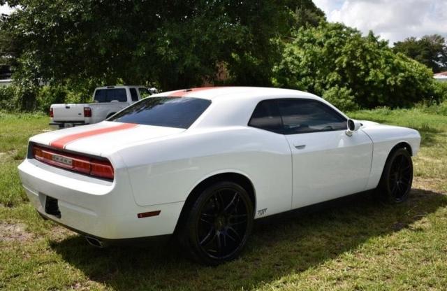 Photo 3 VIN: 2C3CDYAG0EH293238 - DODGE CHALLENGER 