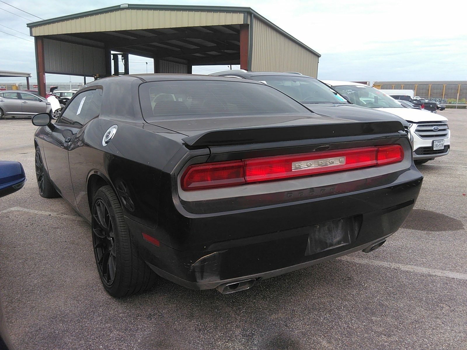 Photo 2 VIN: 2C3CDYAG1DH676216 - DODGE CHALLENGER V6 