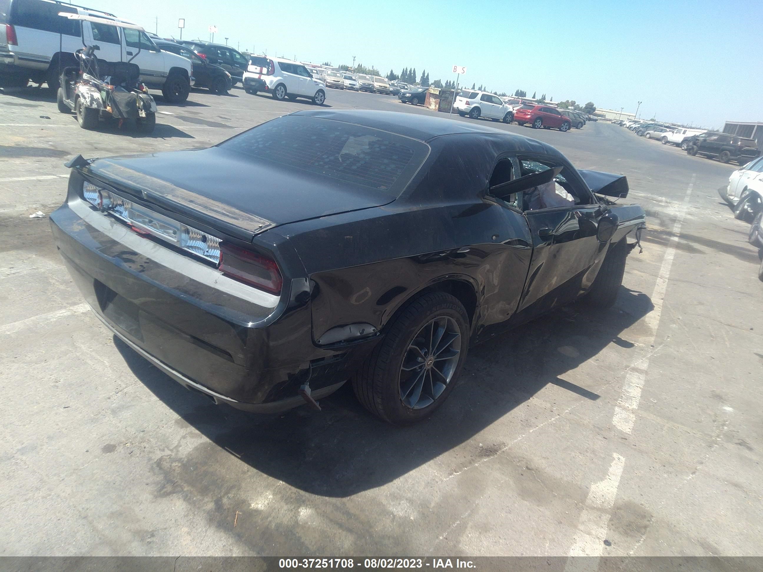 Photo 3 VIN: 2C3CDYAG1EH153067 - DODGE CHALLENGER 