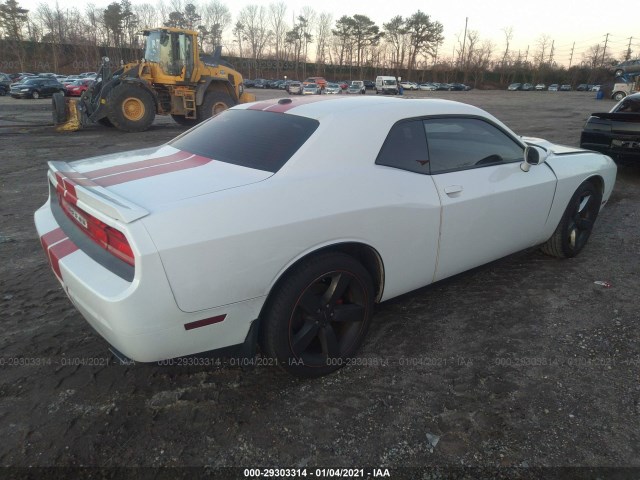 Photo 3 VIN: 2C3CDYAG1EH163615 - DODGE CHALLENGER 