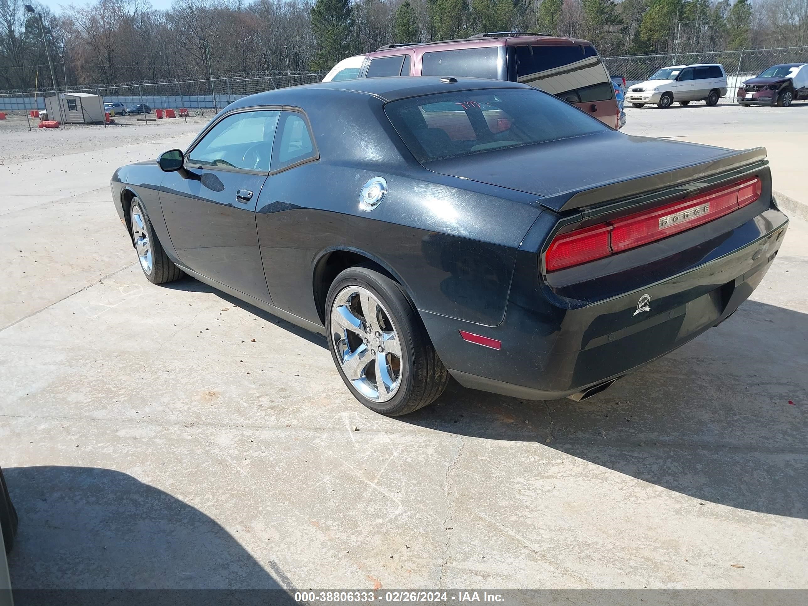 Photo 2 VIN: 2C3CDYAG1EH234005 - DODGE CHALLENGER 