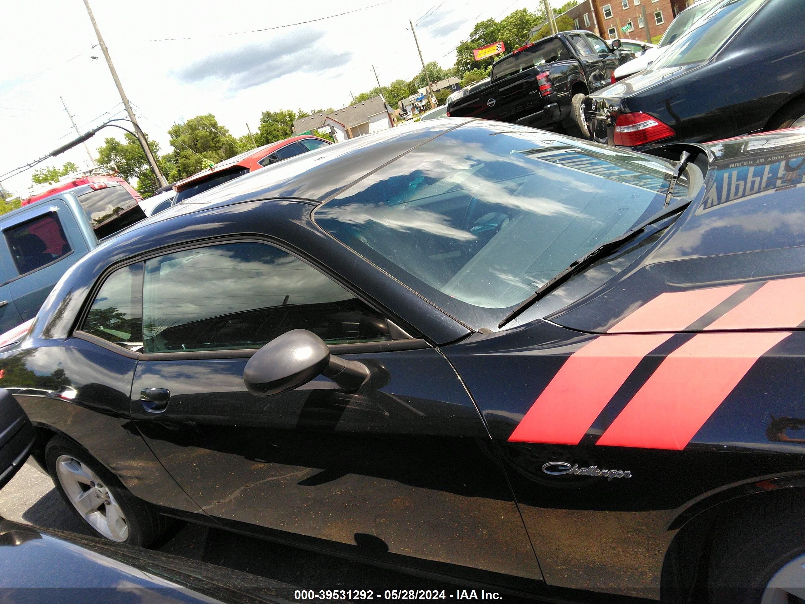 Photo 12 VIN: 2C3CDYAG1EH311178 - DODGE CHALLENGER 