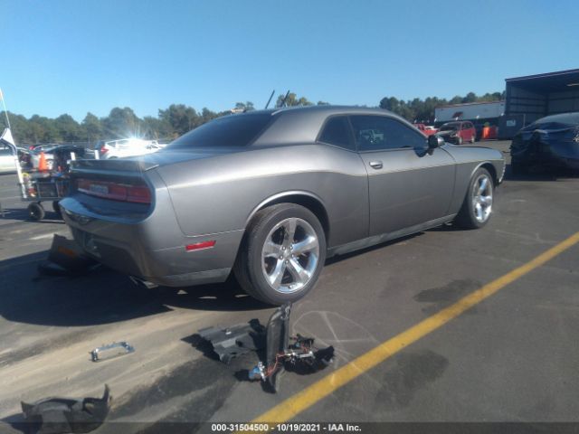 Photo 3 VIN: 2C3CDYAG2CH206842 - DODGE CHALLENGER 