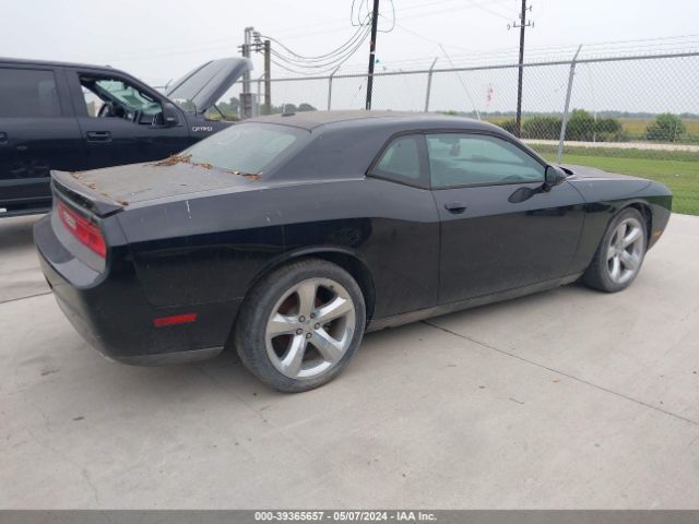 Photo 3 VIN: 2C3CDYAG2CH281069 - DODGE CHALLENGER 