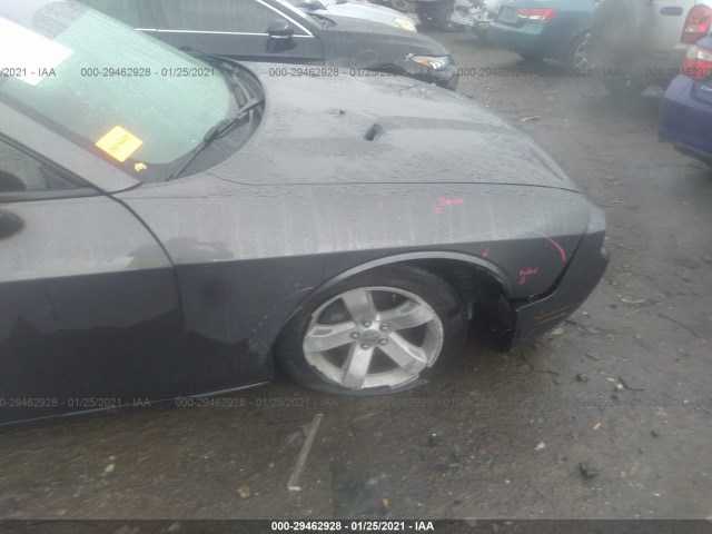 Photo 5 VIN: 2C3CDYAG2DH507600 - DODGE CHALLENGER 