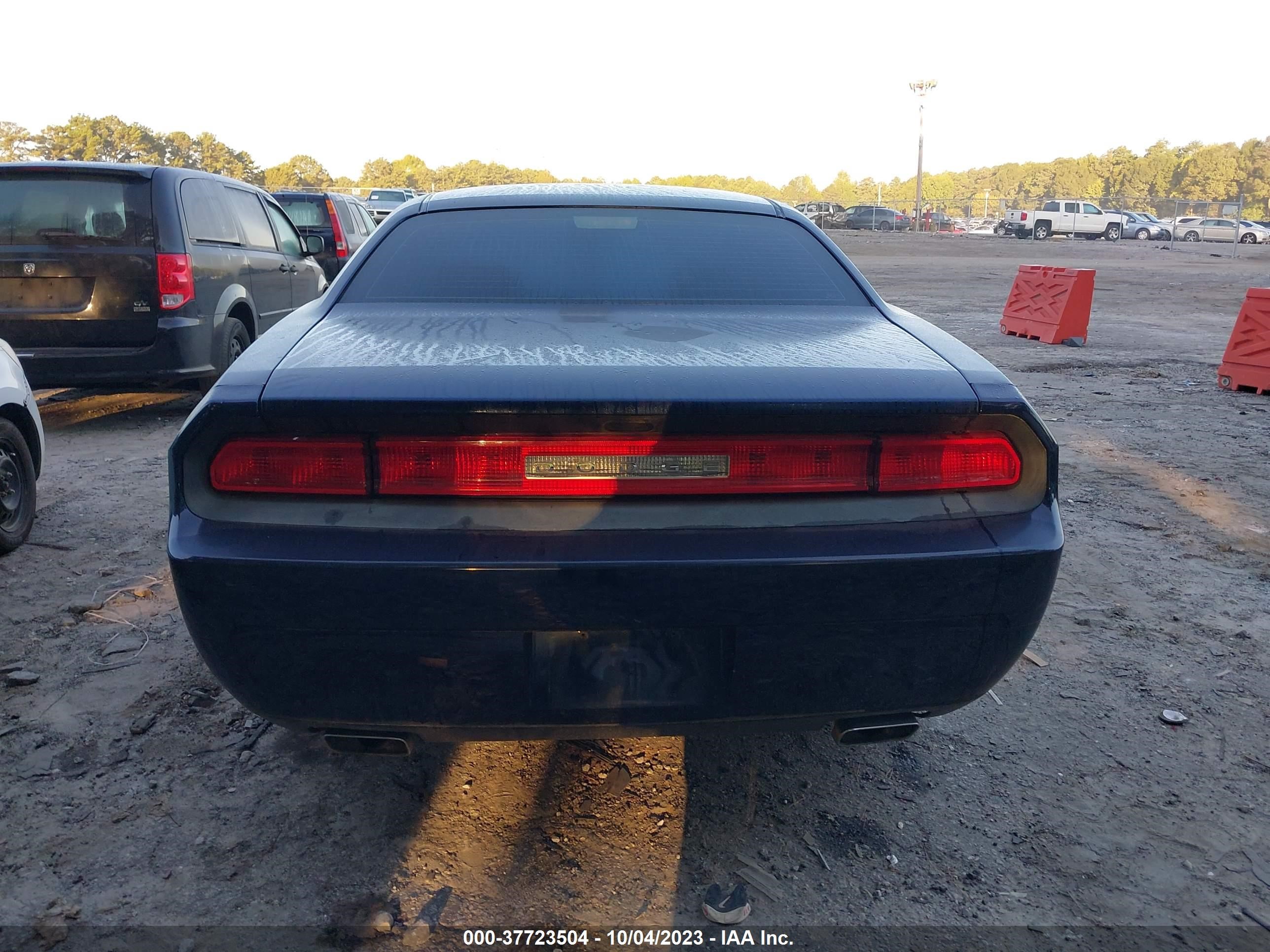 Photo 11 VIN: 2C3CDYAG2DH632595 - DODGE CHALLENGER 