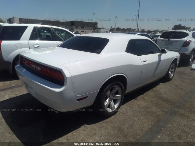 Photo 3 VIN: 2C3CDYAG2DH641247 - DODGE CHALLENGER 