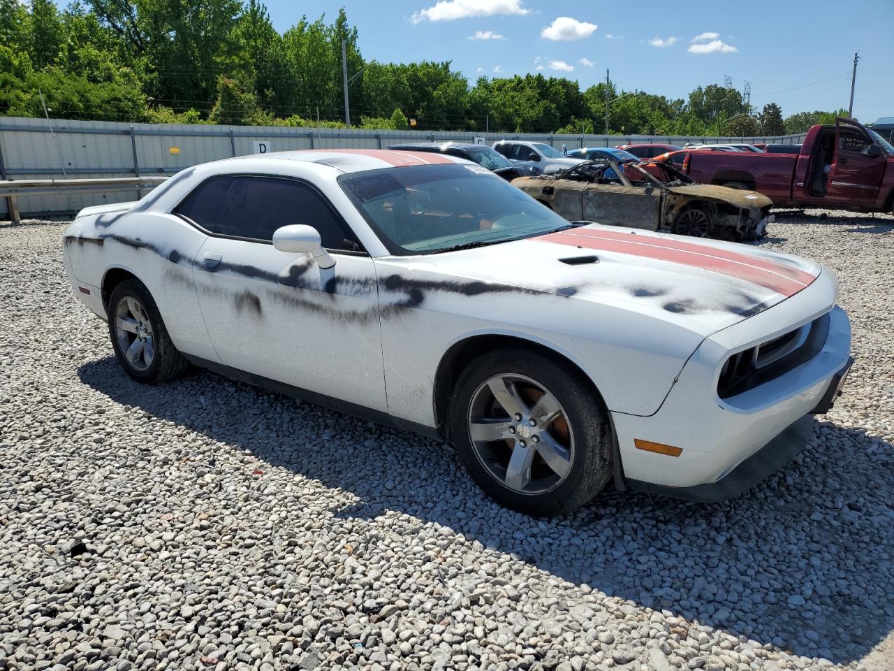 Photo 3 VIN: 2C3CDYAG2DH733796 - DODGE CHALLENGER 