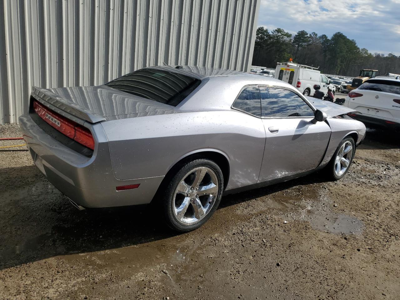 Photo 2 VIN: 2C3CDYAG2EH153238 - DODGE CHALLENGER 