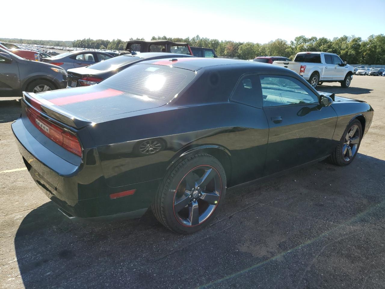 Photo 2 VIN: 2C3CDYAG2EH163509 - DODGE CHALLENGER 