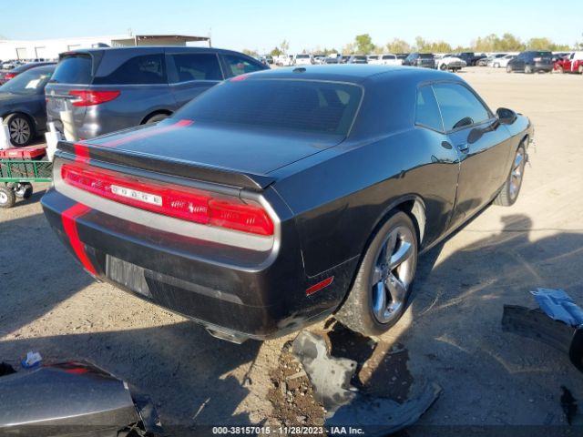 Photo 3 VIN: 2C3CDYAG2EH180083 - DODGE CHALLENGER 