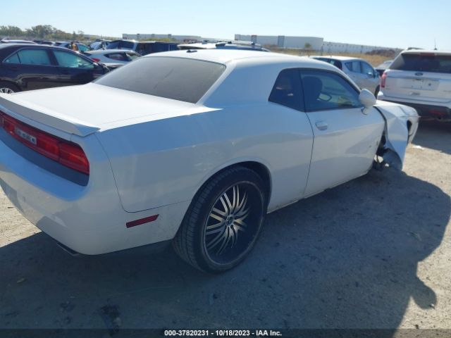 Photo 3 VIN: 2C3CDYAG4DH642044 - DODGE CHALLENGER 