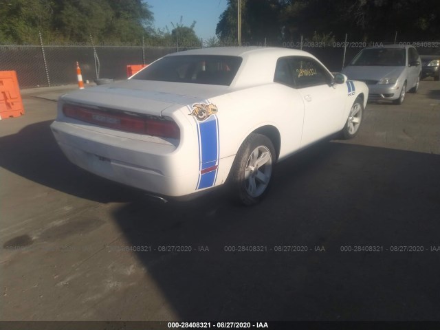 Photo 3 VIN: 2C3CDYAG4DH645848 - DODGE CHALLENGER 