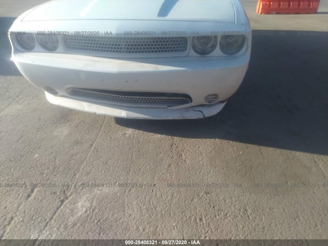 Photo 5 VIN: 2C3CDYAG4DH645848 - DODGE CHALLENGER 