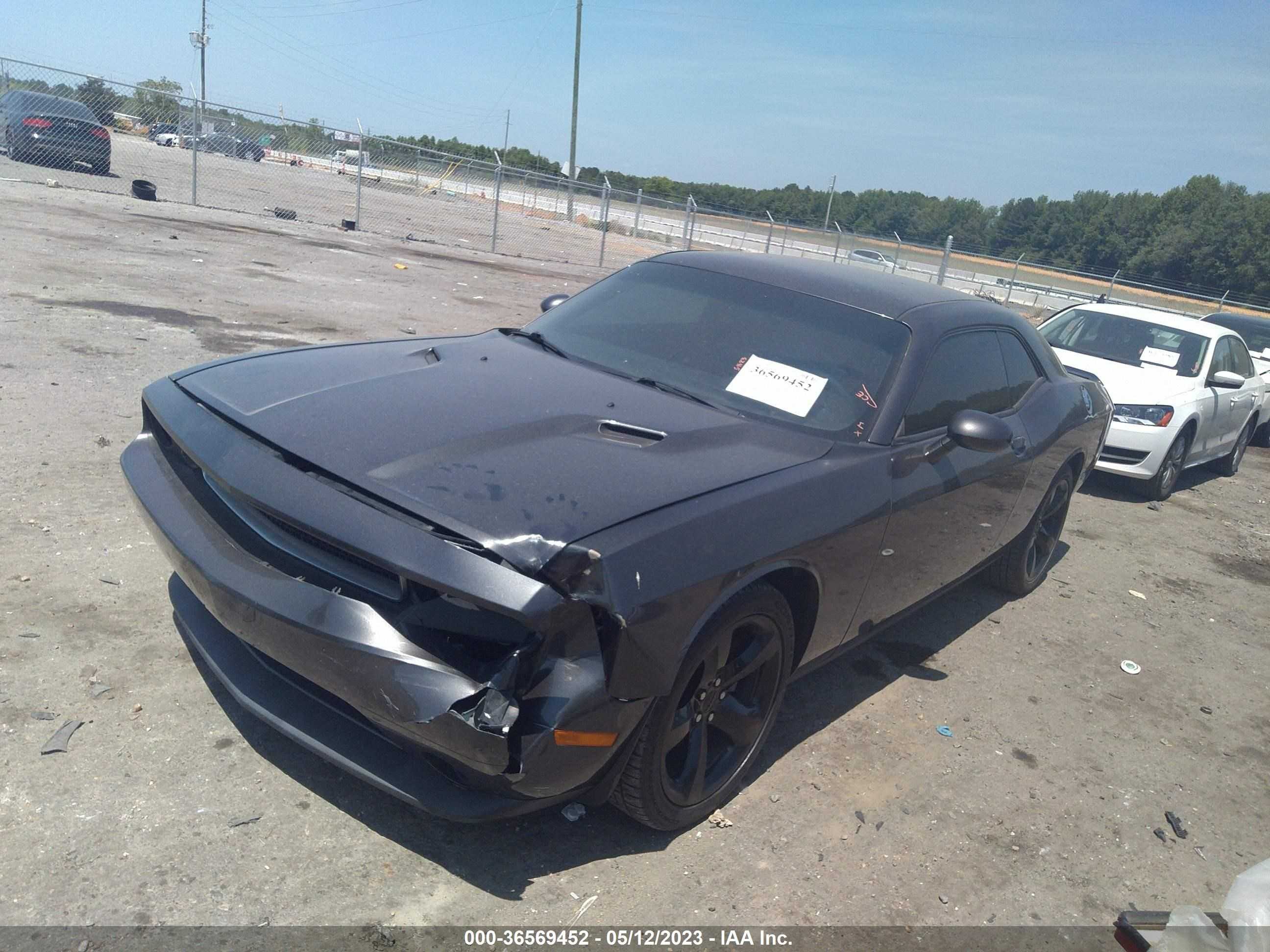 Photo 1 VIN: 2C3CDYAG5DH641758 - DODGE CHALLENGER 