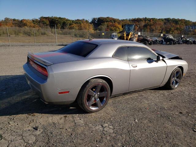 Photo 2 VIN: 2C3CDYAG5DH700064 - DODGE CHALLENGER 