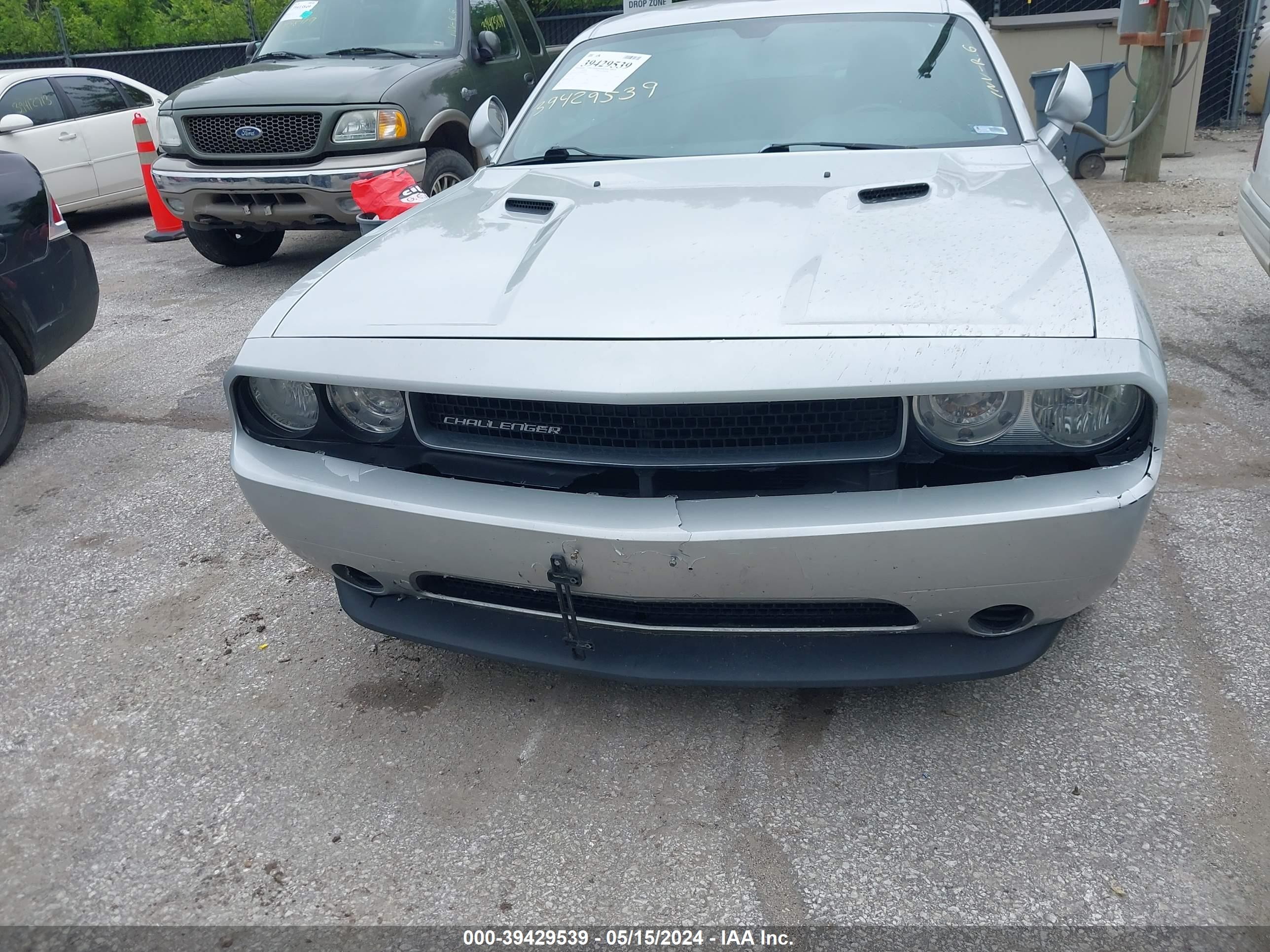 Photo 5 VIN: 2C3CDYAG6CH131417 - DODGE CHALLENGER 