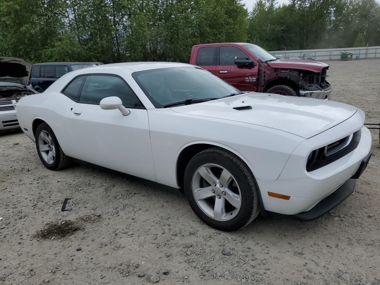 Photo 3 VIN: 2C3CDYAG6DH510872 - DODGE CHALLENGER 