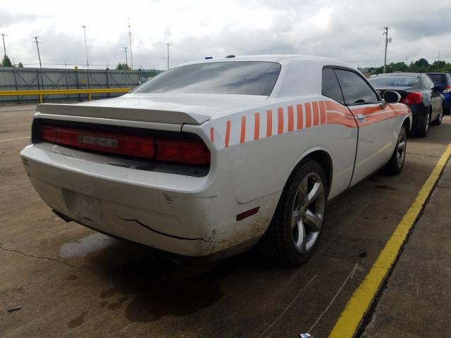 Photo 3 VIN: 2C3CDYAG6DH649013 - DODGE CHALLENGER 