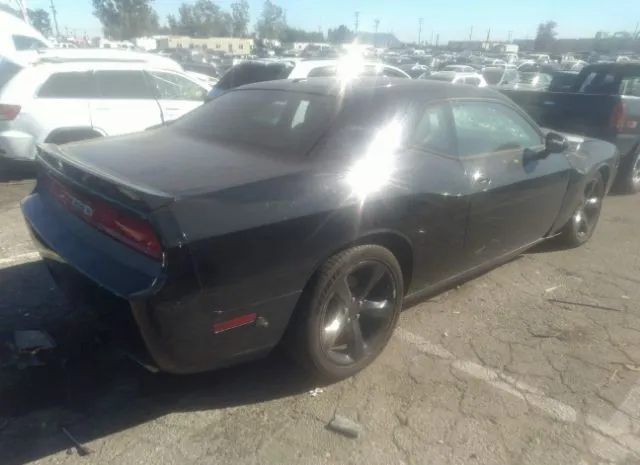 Photo 3 VIN: 2C3CDYAG6DH651800 - DODGE CHALLENGER 