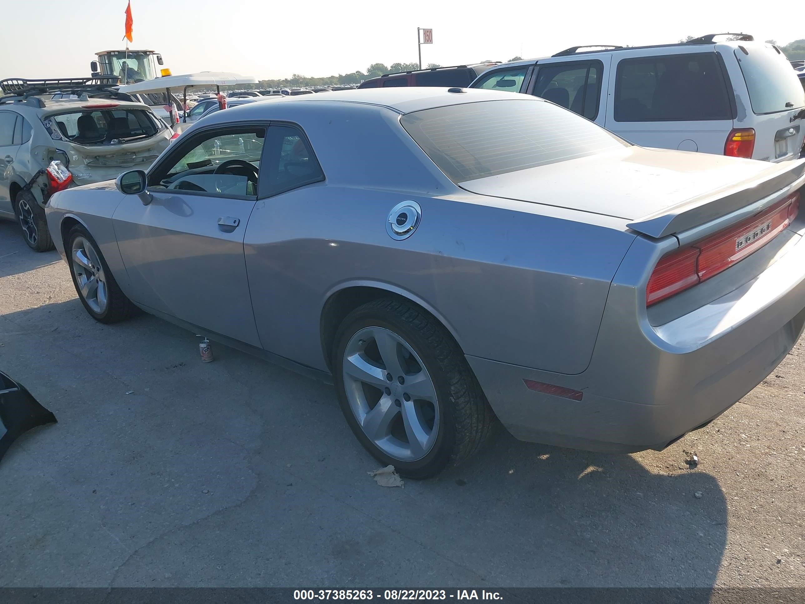 Photo 2 VIN: 2C3CDYAG6DH651912 - DODGE CHALLENGER 