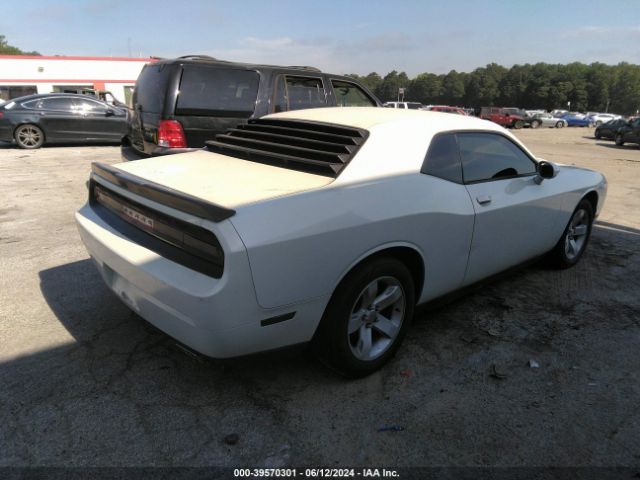 Photo 3 VIN: 2C3CDYAG6DH704477 - DODGE CHALLENGER 