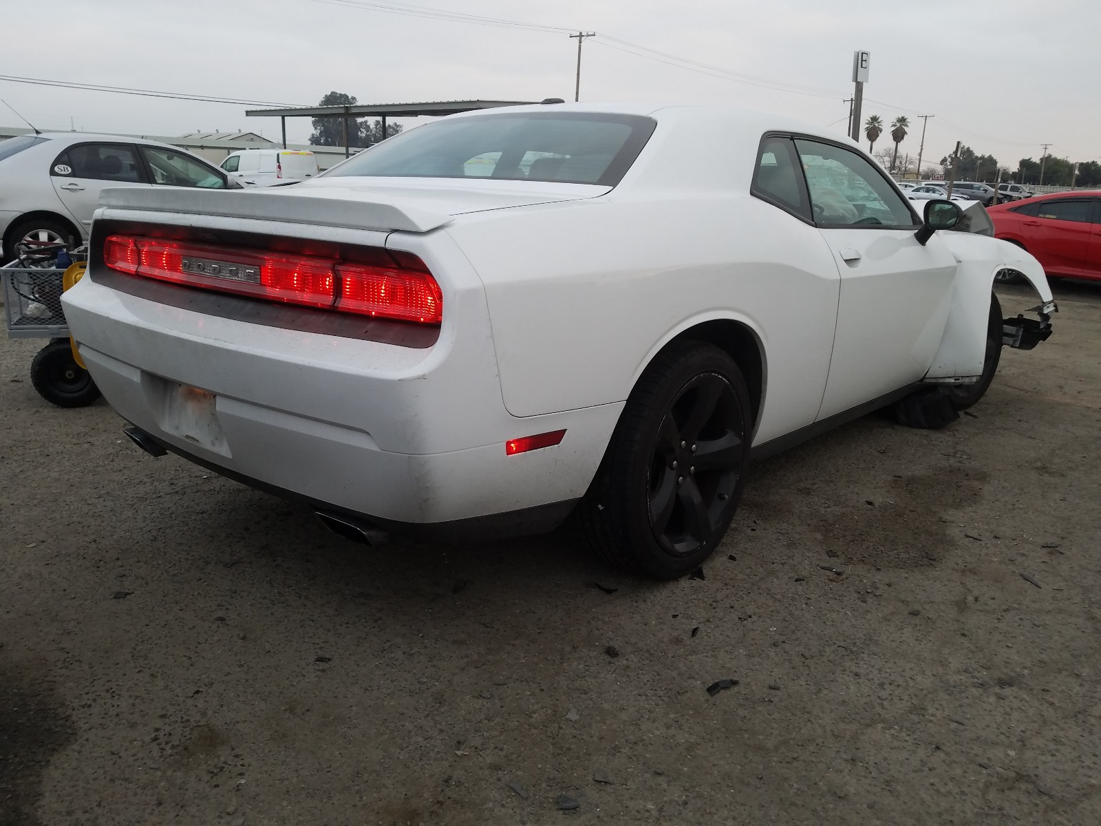 Photo 3 VIN: 2C3CDYAG6EH208452 - DODGE CHALLENGER 