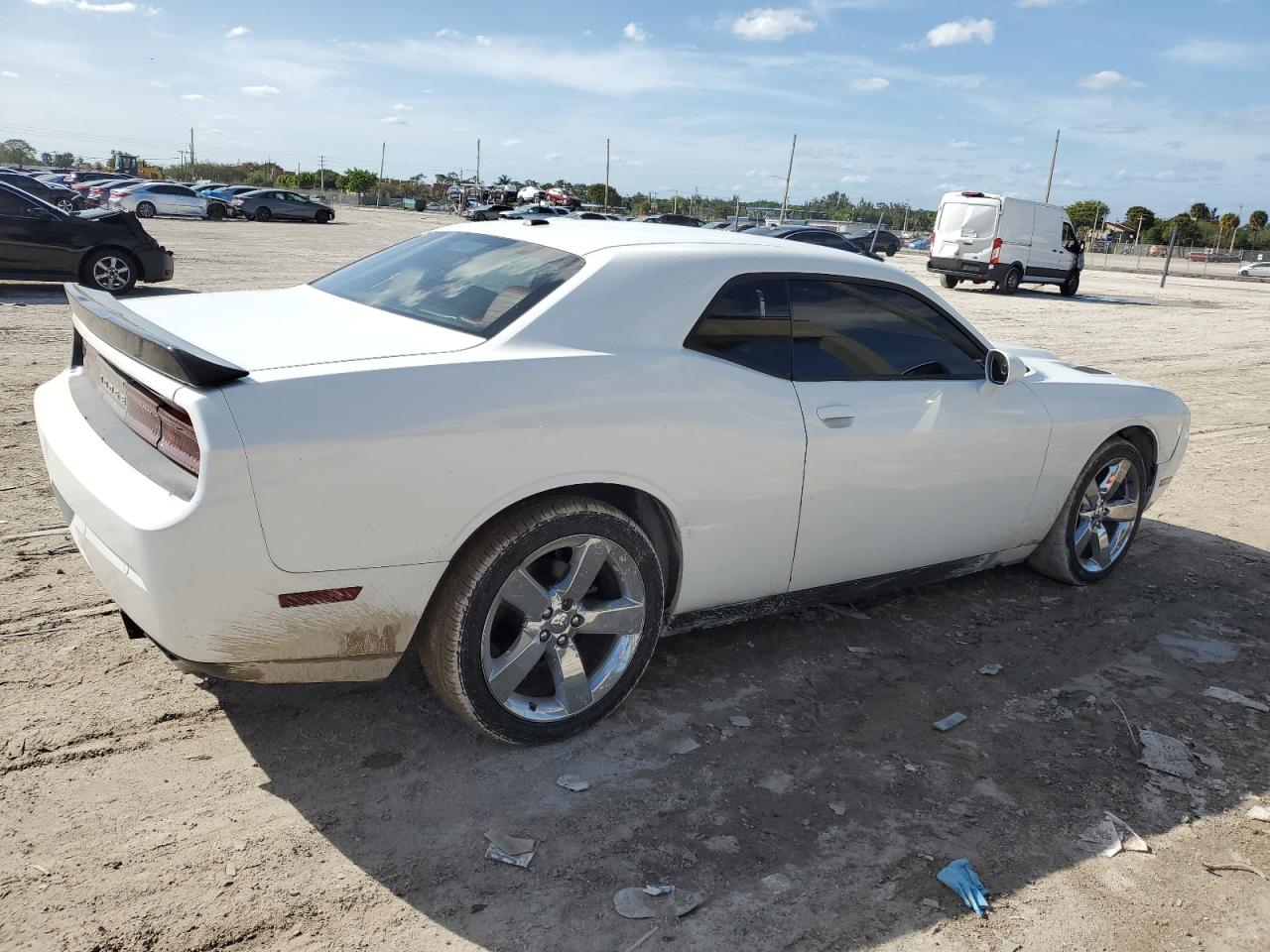 Photo 2 VIN: 2C3CDYAG6EH234274 - DODGE CHALLENGER 