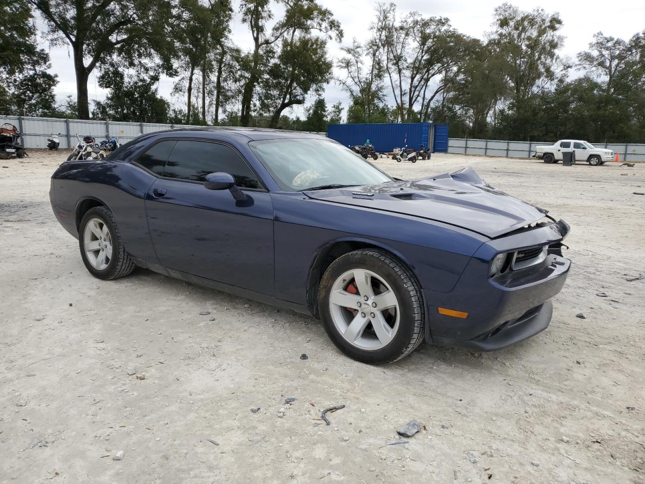 Photo 3 VIN: 2C3CDYAG7DH601228 - DODGE CHALLENGER 