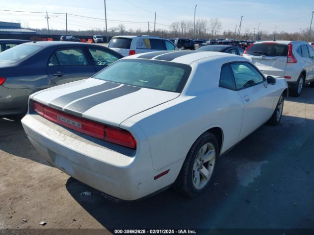 Photo 3 VIN: 2C3CDYAG7EH233828 - DODGE CHALLENGER 