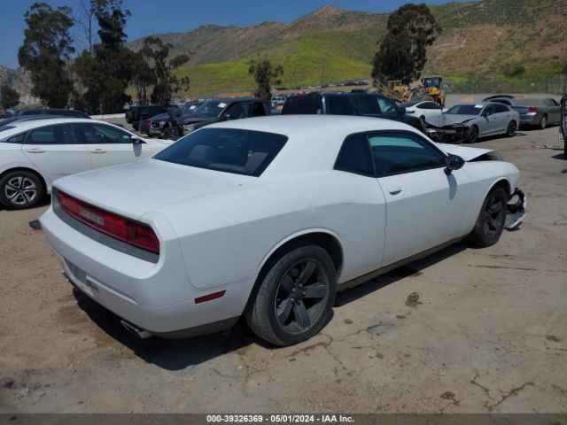 Photo 3 VIN: 2C3CDYAG8DH509853 - DODGE CHALLENGER 