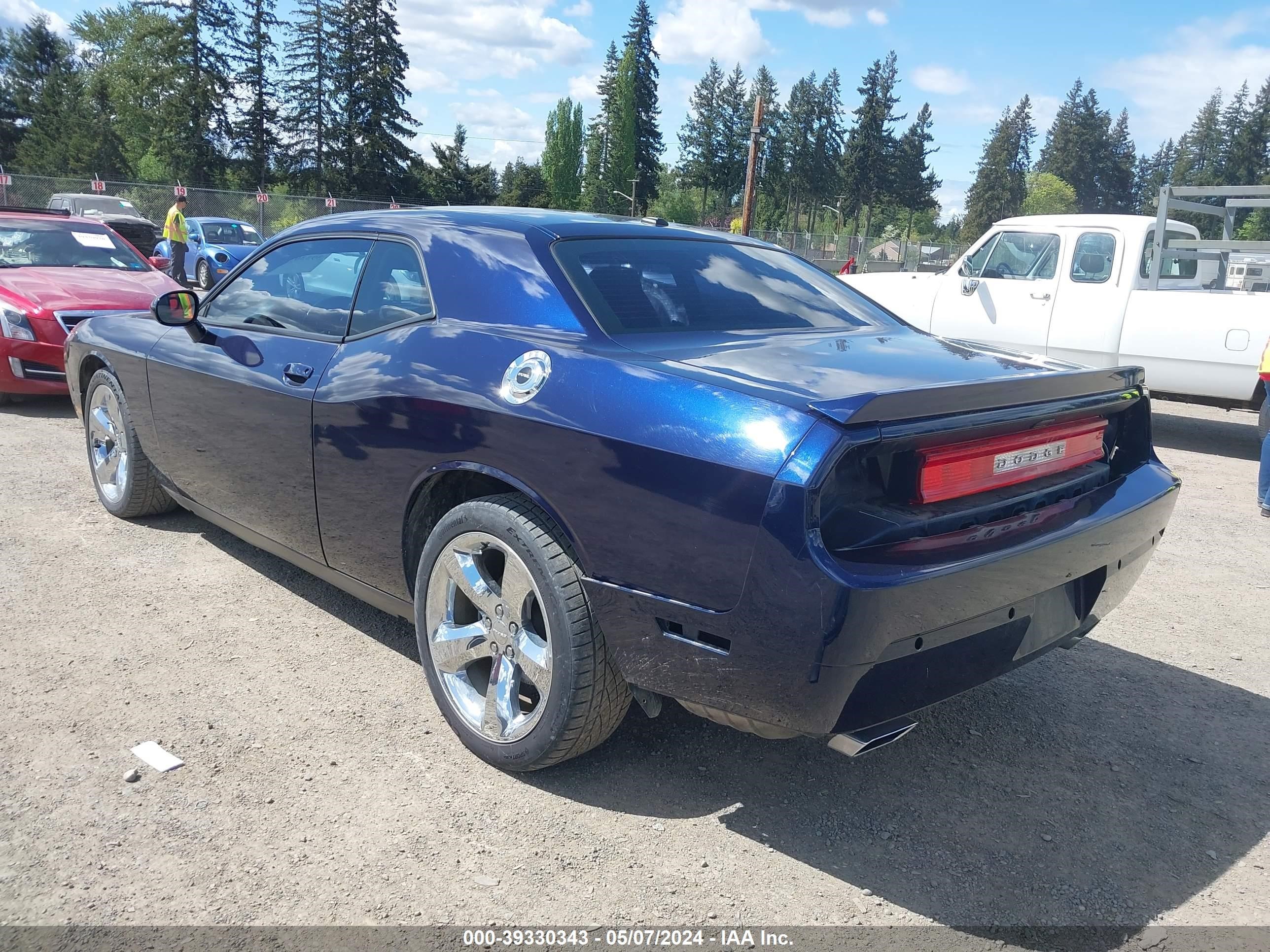 Photo 2 VIN: 2C3CDYAG8DH566148 - DODGE CHALLENGER 