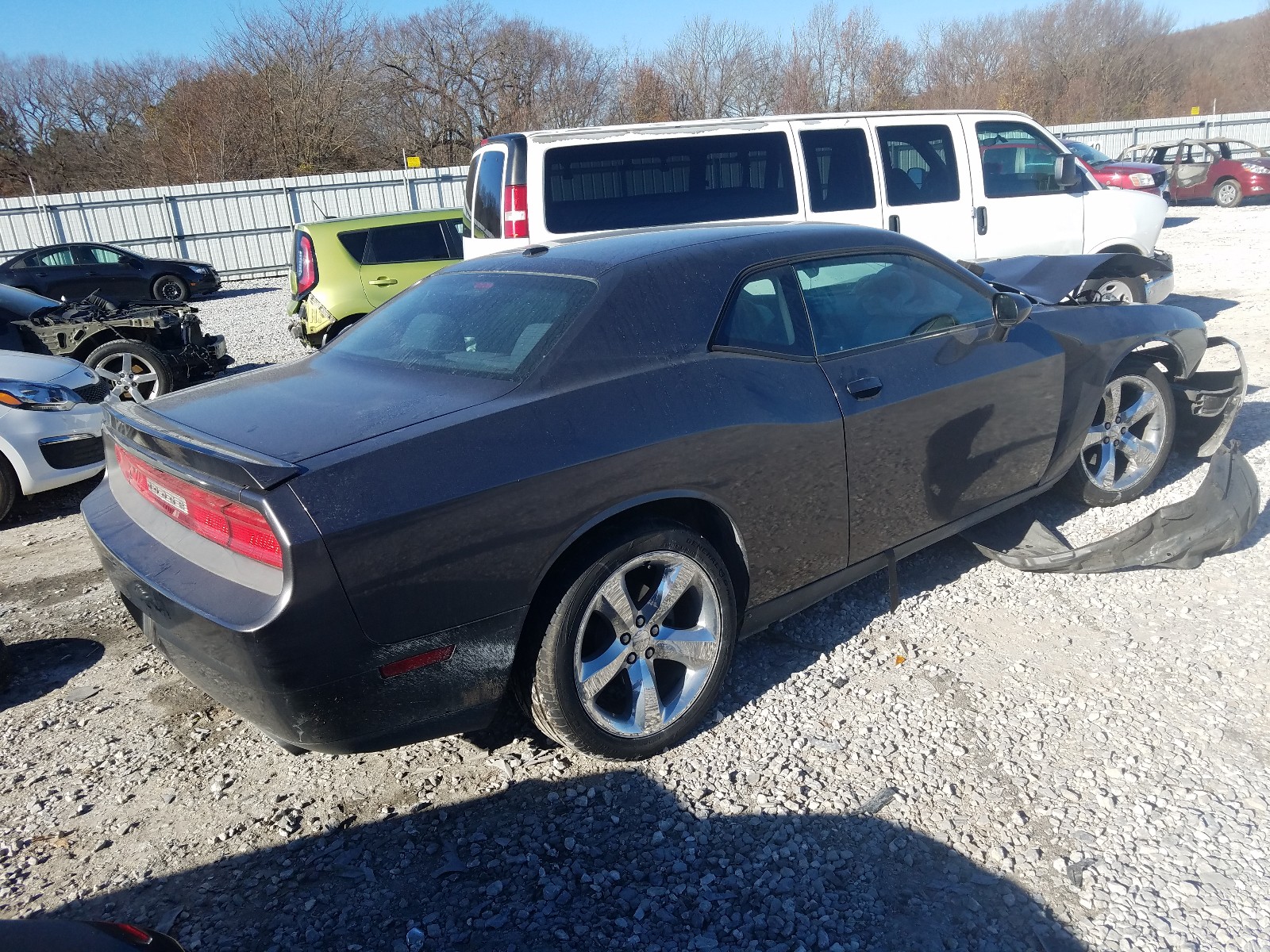 Photo 3 VIN: 2C3CDYAG8DH648865 - DODGE CHALLENGER 