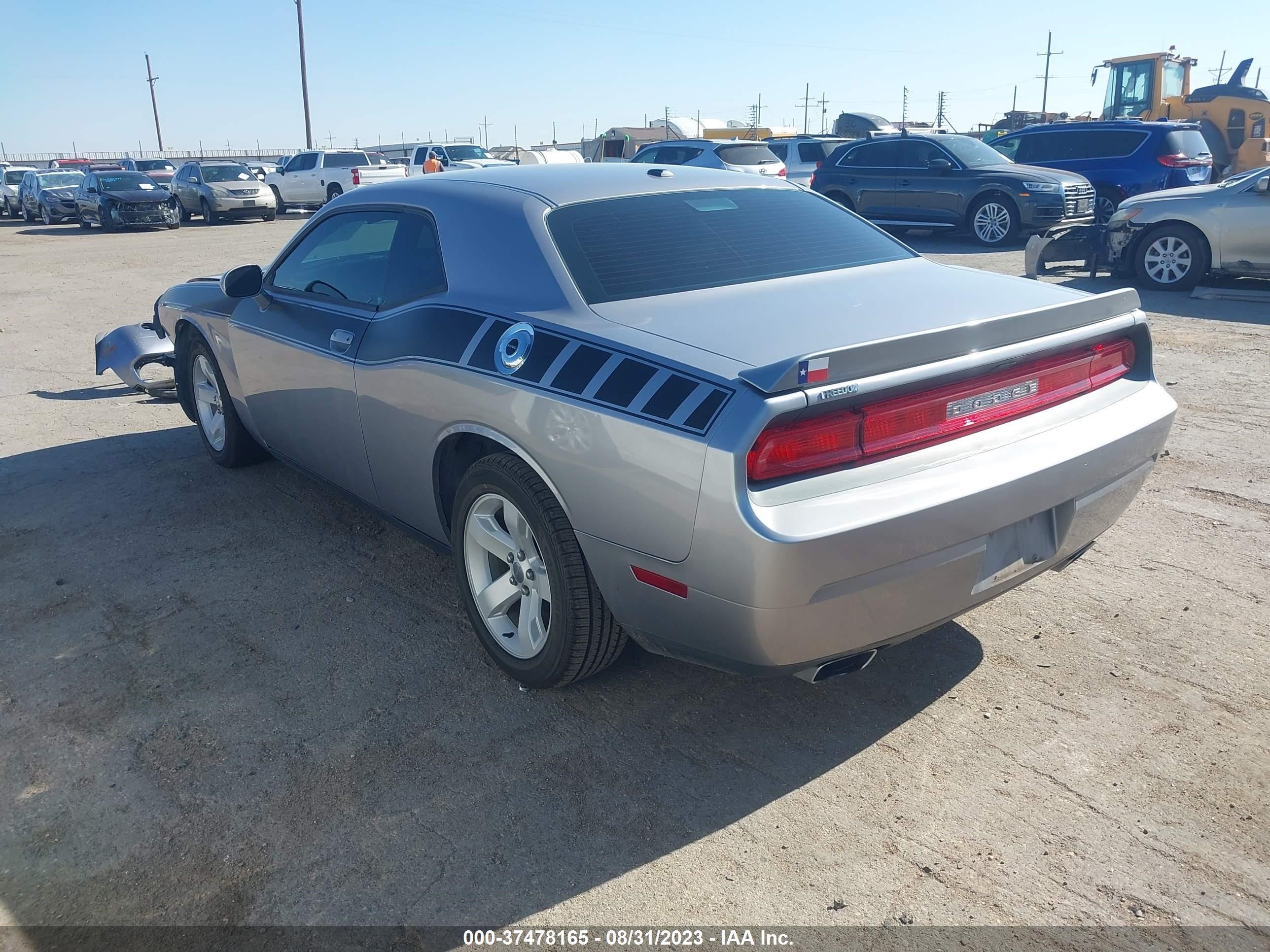 Photo 2 VIN: 2C3CDYAG8EH270080 - DODGE CHALLENGER 