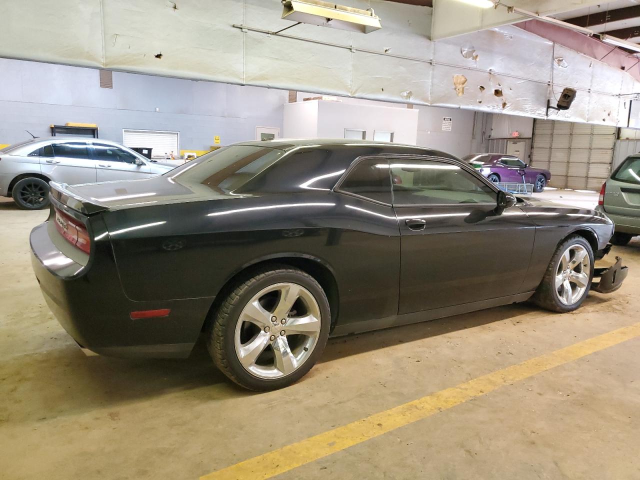 Photo 2 VIN: 2C3CDYAG9CH118466 - DODGE CHALLENGER 