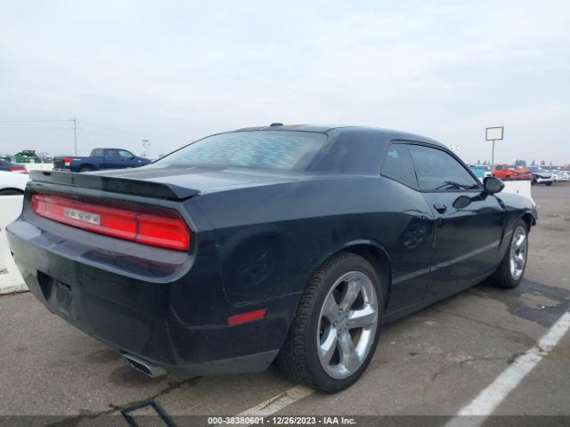 Photo 3 VIN: 2C3CDYAG9CH235738 - DODGE CHALLENGER 