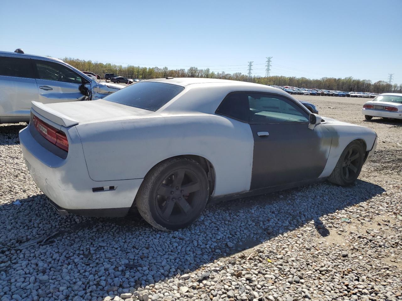 Photo 2 VIN: 2C3CDYAG9DH674973 - DODGE CHALLENGER 