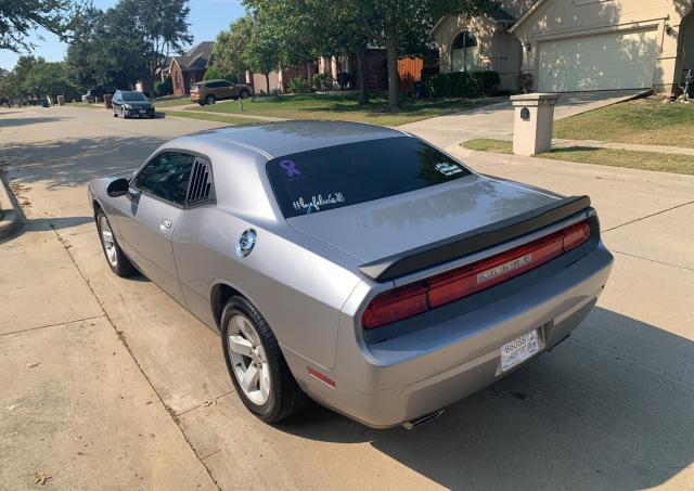 Photo 2 VIN: 2C3CDYAG9DH704943 - DODGE CHALLENGER 